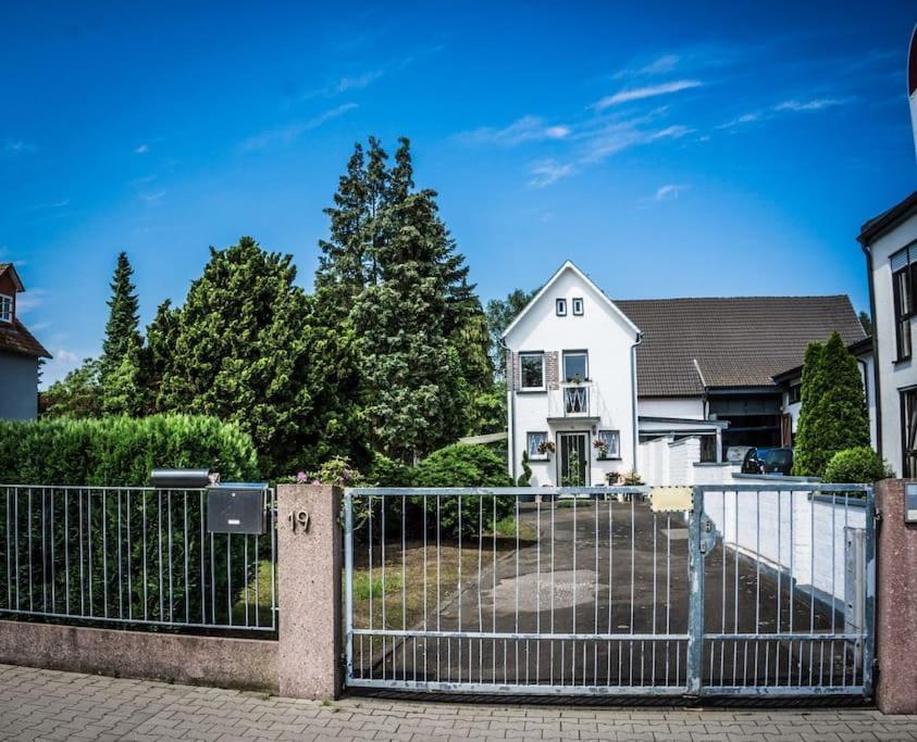 Schoenes Haus Mit Grossem Garten Зелигенштадт Экстерьер фото